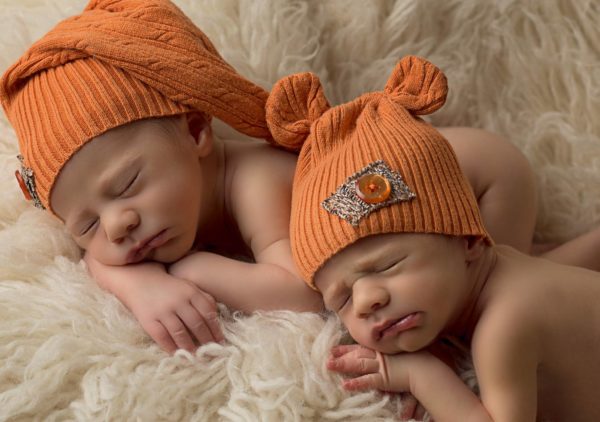 couple struggling with PCOS has twin boys